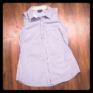 Columbia sleeveless fishing blouse